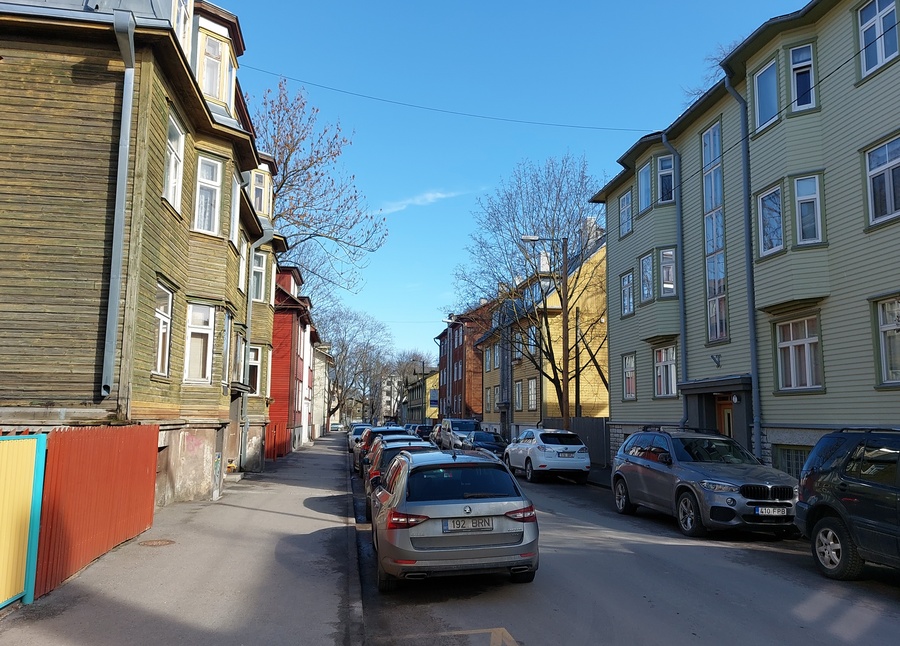Kalamaja, Valgevase Street, view of the house number 8a for the sea. rephoto