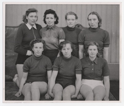 Läbi linna teatejooksu võitnud Akadeemilise Spordiklubi meeskond  duplicate photo