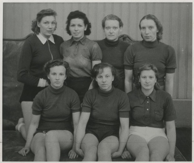 Akadeemilise Spordiklubi võrkpallinaiskond  duplicate photo