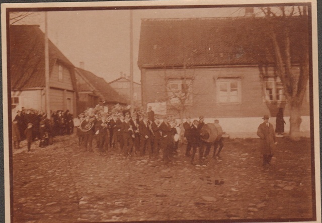 foto, Rongkäik Vee tänavalt Turuplatsile Paides 1930-ndad