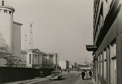 Vaade Pärnu mnt ja Liivalaia nurgale, taamal Mäetehnikumi hoone. 1950.-60. aastad  duplicate photo