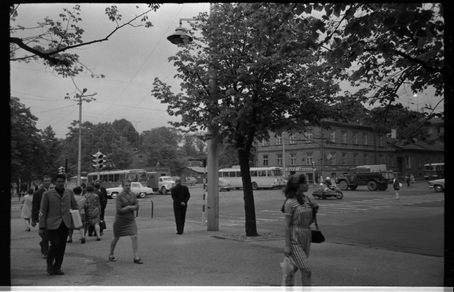 Pärnu mnt ja Estonia pst nurk Vabaduse väljakul