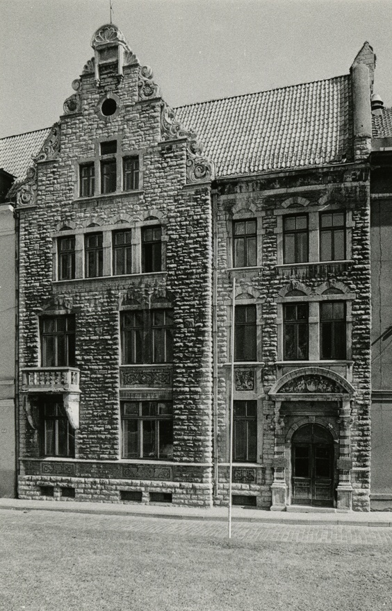 Tallinfilmi hoone, endine pangamaja, hoone vaade Harju mäelt. Arhitekt Jacques Rosenbaum, ins Ernst Boustedt