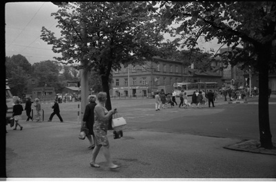 Pärnu mnt ja Estonia pst nurk Vabaduse väljakul  similar photo