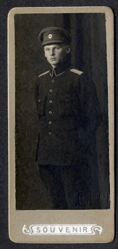 Leitnant Johannes Jõgi fotoportreel
