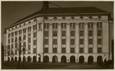 Kauplustega korterelamu, endine Laenupanga hoone, fassaadivaade. Arhitekt Rudolf Knüpffer, ü/e August Perna  duplicate photo