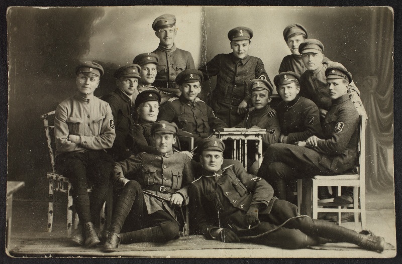 Kuperjanovi partisanide pataljoni ohvitserid 1. juulil 1919 Võrus.