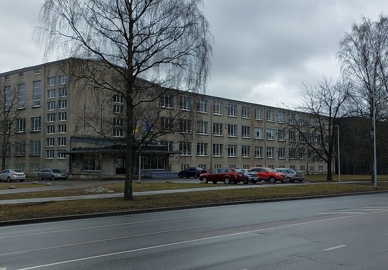 Building stage school house on Sõle Street. rephoto