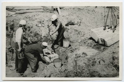 EÜE ehitamas -fotod erinevatest aastatest I  duplicate photo