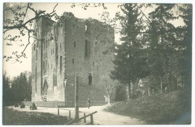 Tartu. Ruins of the Toom Church  duplicate photo