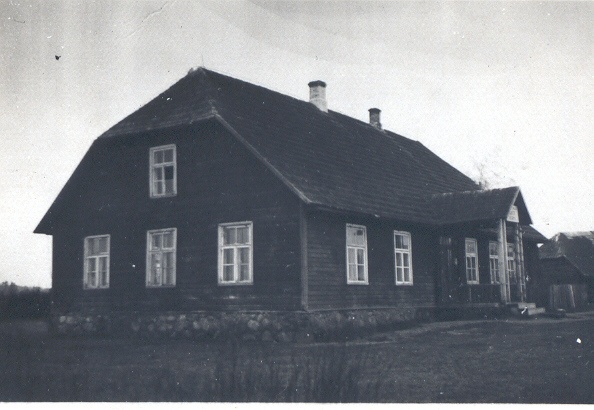 Foto. Adiste algkooli hoone 1948.a.