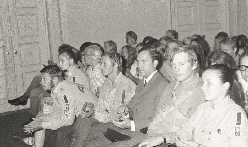 Eesti Üliõpilaste Ehitusmaleva 1971. aasta töösuve lõpetamise üritus "Estonia" teatris (A. Liiva erakogust)