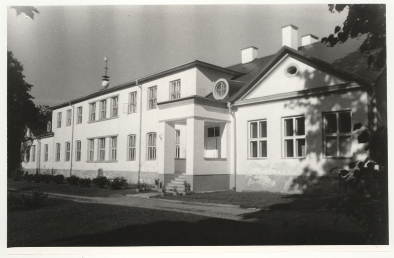 Pikavere põhikool
