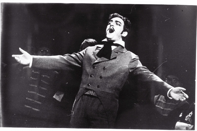 Näitleja Kaljo Johannson Sander Barinkay osas J. Straussi operetis "Mustlasparus" RAT "Vanemuises".