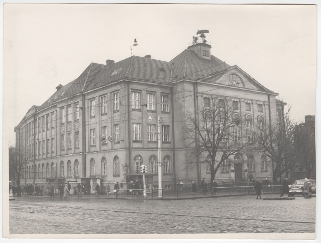 Tallinna Merekooli hoone