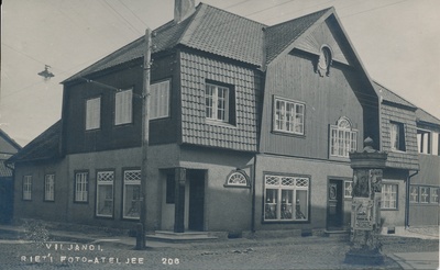 foto, Viljandi, Posti 24, J. Rieti maja-ateljee, 1920ndad, foto J. Riet  duplicate photo