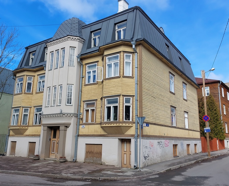 Apartment building in Tallinn, Kassisaba, Adamson St., view of the building. Architect Wilhelm Salemann (Vilhelm Saleman) rephoto