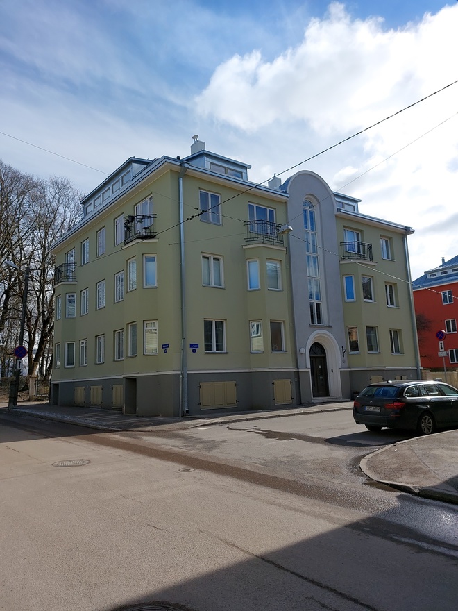 Korterelamu Tallinnas Kapi 1, vaade hoonele. Arhitekt Karl Tarvas rephoto