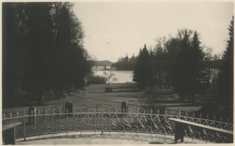 Vaade Pühajärvele ja Pühajärve pargile lossi rõdult