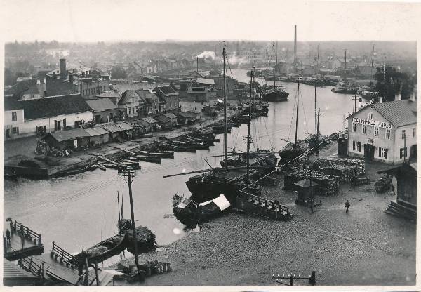 Vaade pritsimaja tornist - Emajõgi allavoolu. Tartu, 1914.