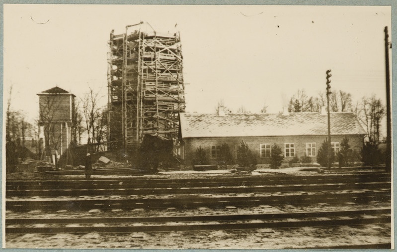 Sõjapurustused ja taastamine Eesti raudteel: uue veetorni ehitus Valga jaamas, 1940. aastad.