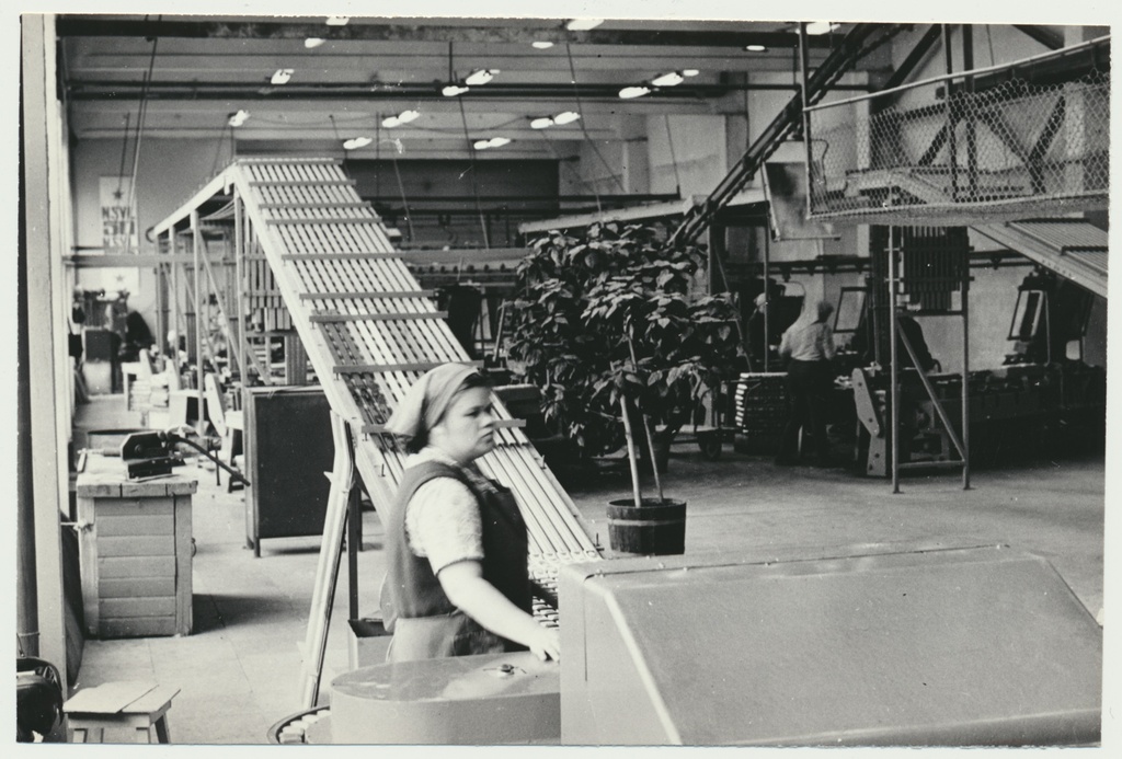 foto, Viljandi Vabriku tn 2, tikuvabrik, toositäitmise tsehh 1973