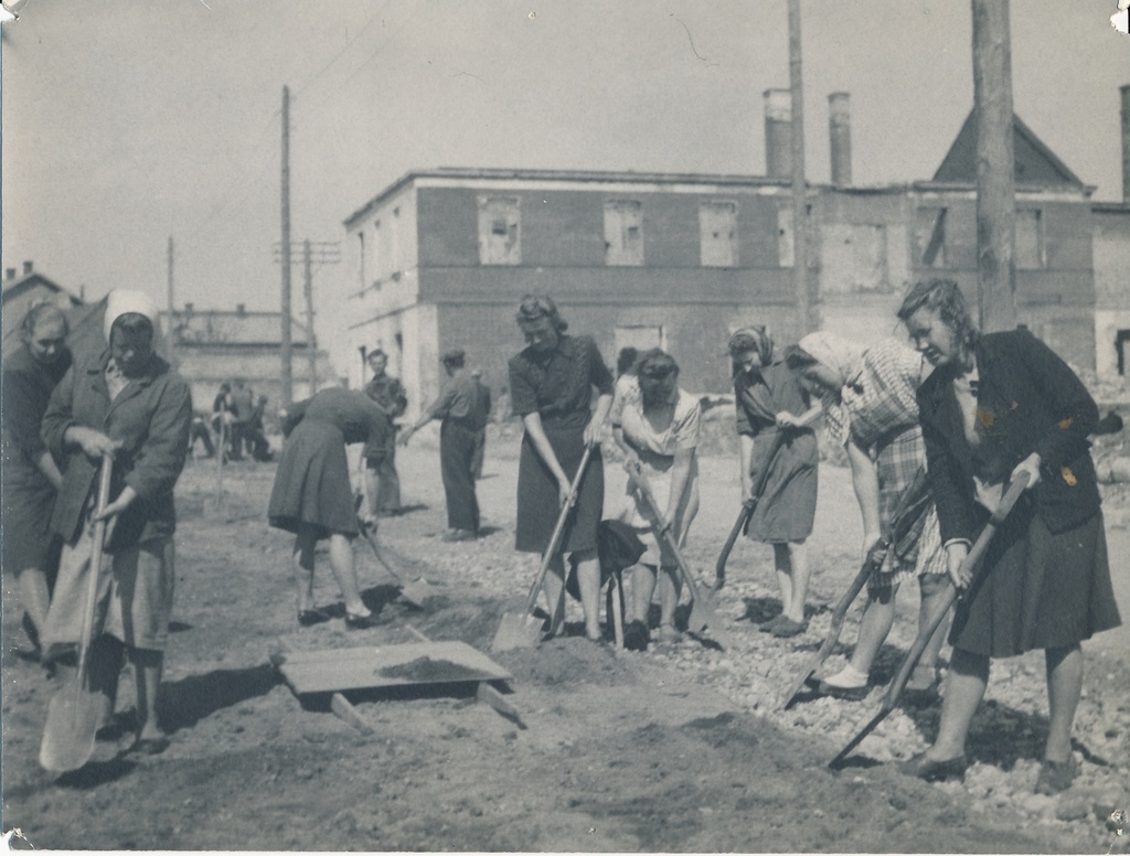foto Viljandi taastamistööd, Oru tn, 1947 foto Hilja Riet