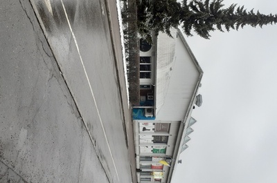 Turuhall avaturul. Tartu, 1998. Foto Aldo Luud. rephoto