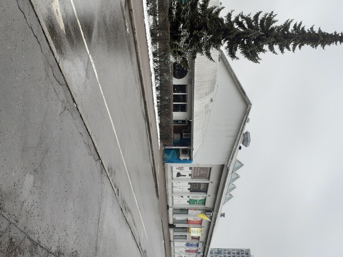 Turuhall avaturul. Tartu, 1998. Foto Aldo Luud. rephoto