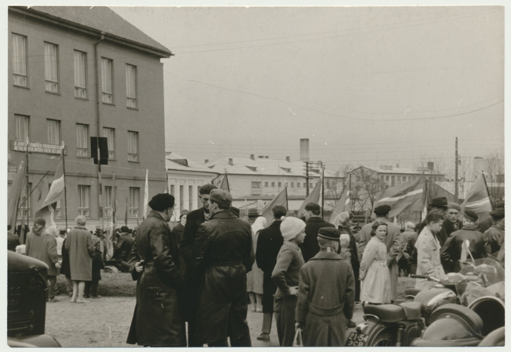 foto Viljandi, Maimiiting Nõukogude väljakul 1962 F A.Kiisla