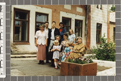 Grete Rae, Peeter Paemurru ja Ellen Laidoner Viimsi mõisa ees  similar photo