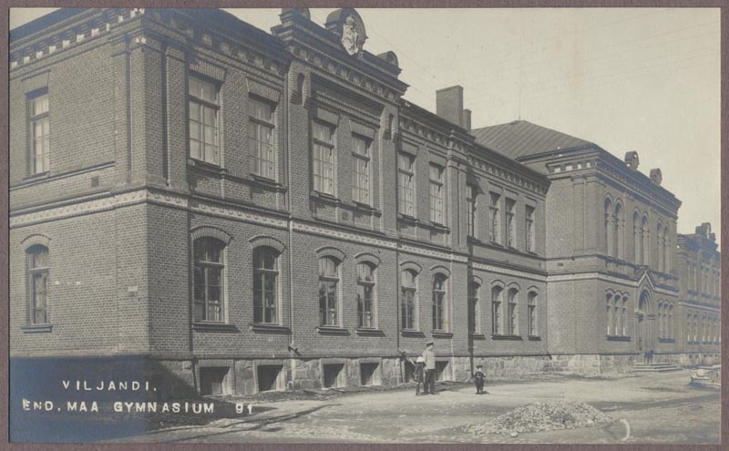 foto albumis, Viljandi Uueveski tee 1, maagümnaasium, u 1910, foto J. Riet