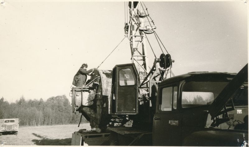 Foto. Haapsalu STES-i poolt ehitatud Piirsalu-Märjamaa kaabli HYP. Foto V. Pärtel, 1975