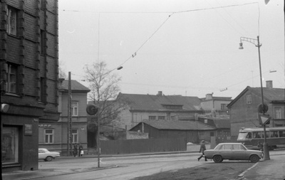 Pärnu mnt ja Roosikrantsi tn nurk.  similar photo