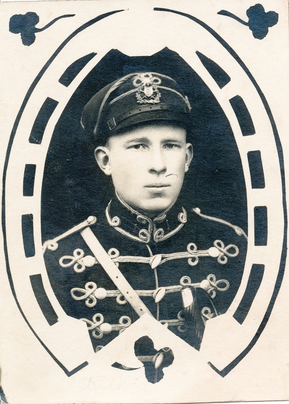 Ratsarügemendi sõdur Hans Kõlkar