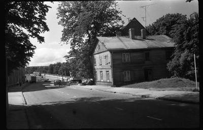 Lunch street, Pärnu mnt viaduct.  similar photo