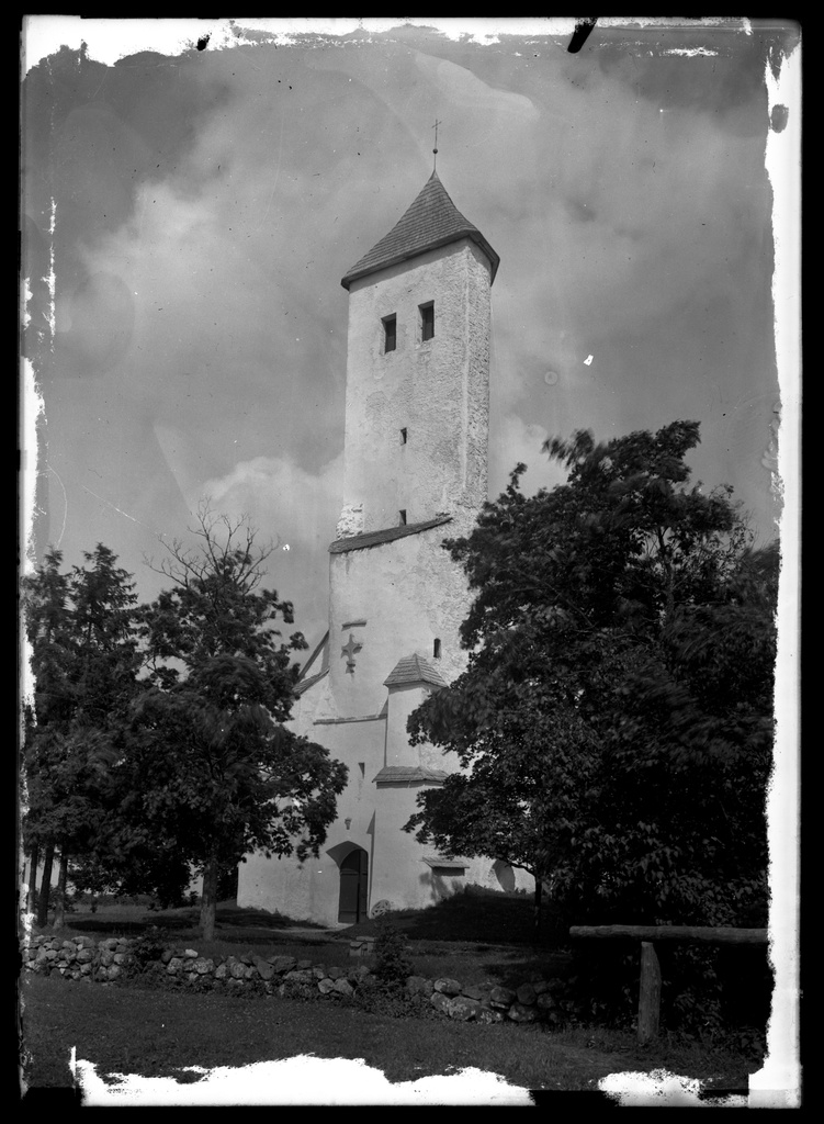 Outdoor view of the Church of Harju-Risti from SW