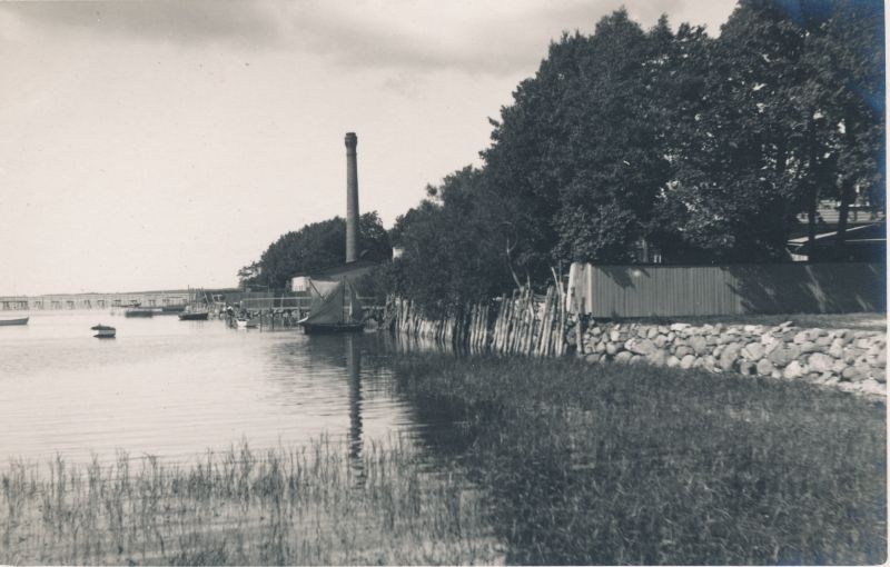 Foto. Mereäär Õhtu kalda alguses. Albumis HM 8466:1. Kuulunud kapten Harald Dampffile.