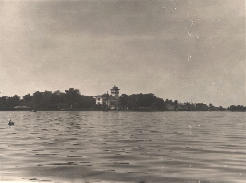 Foto. Haapsalu vaade Tagalahelt promenaadile ja end Peltzeri villale. 26.09.1949.