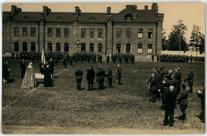 Tseremoonia lipuga spordiplatsil