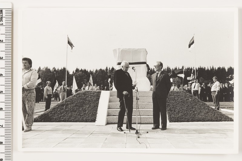 Raba talu tähise avamine, 1990