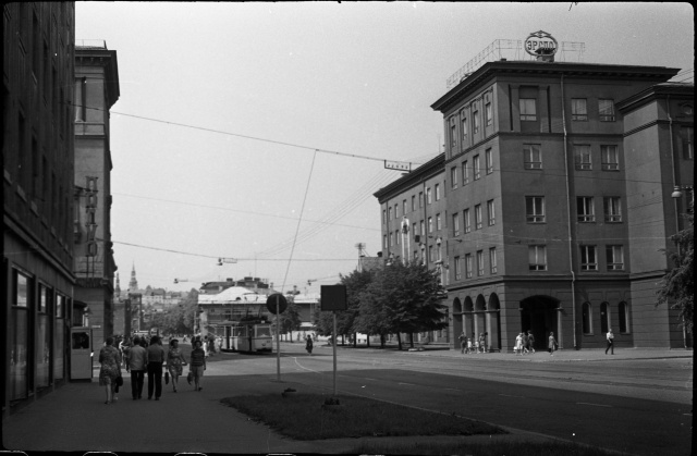 Tallinn, Kesklinn, Kadrioru asum, Narva maantee ja J. Anvelti (V. Reimani) tänava nurk.