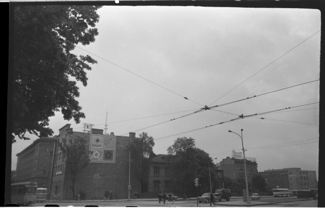 Beginning of Narva mnt at Viru Square.