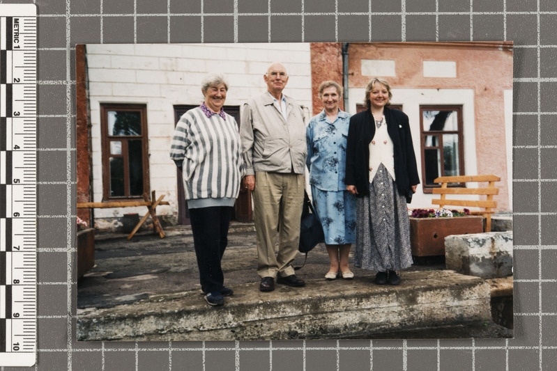 Viimsi mõisa ukse ees Hermann Filatoff