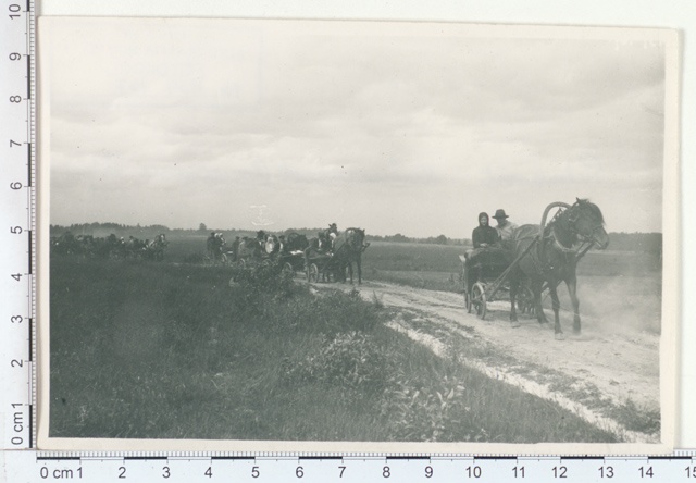 Pulmasõit Kirbusaarest Laurissaare väljal, Avinurme, 1921