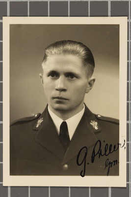Sõjaväe Tehnikakooli 2. kursuse suurtükiklassi õpilane lipnik Gustav Piller  duplicate photo