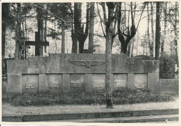 Maarja kalmistu haud: Karl Eduard Sööt.  Tartu, 1960.