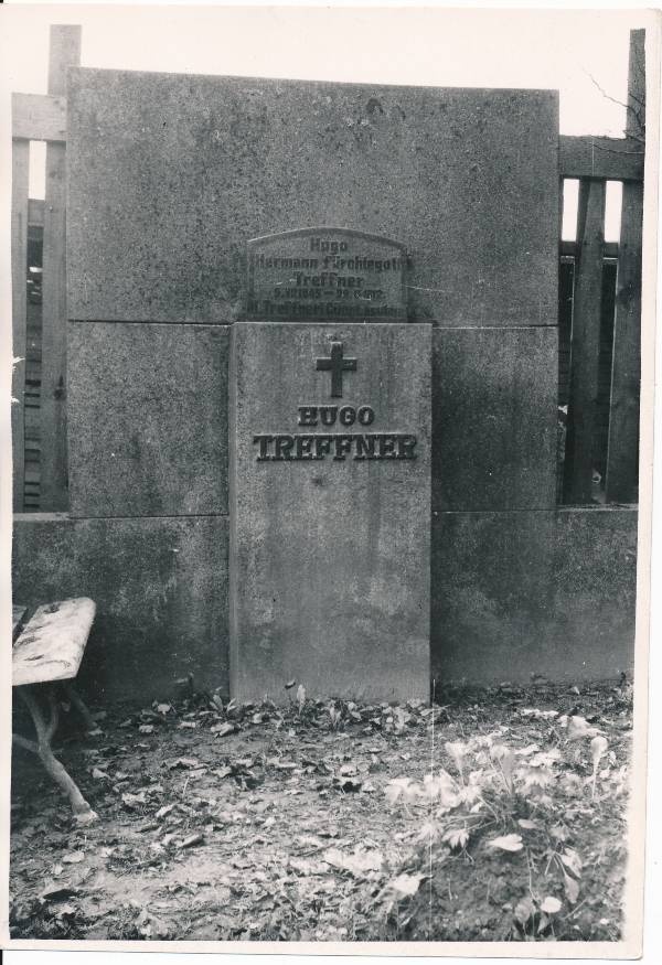 Tartu linnavaade. Hugo Treffneri (1845-1912) haud Uus-Jaani kalmistul. 1960.a.