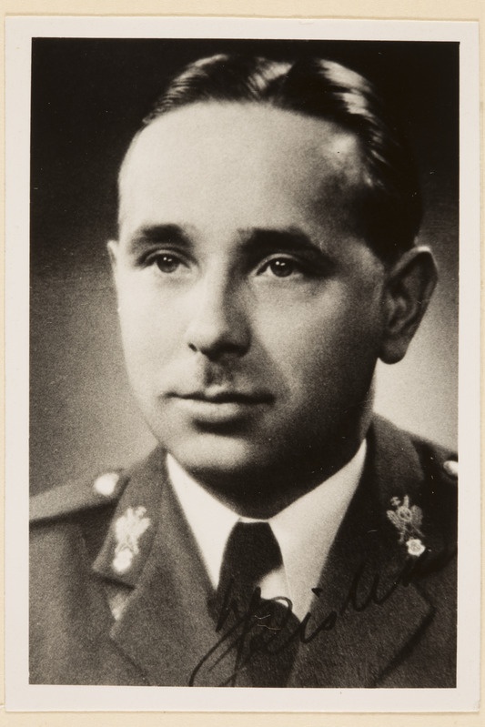 Sõjaväe tehnikakooli käsirelvaklassi nooremleitnant Johannes Ristikivi