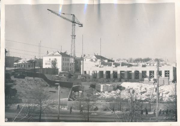 Teater Vanemuine, ehitamine. Vaade Lille mäelt. Tartu, 26.06.1961.